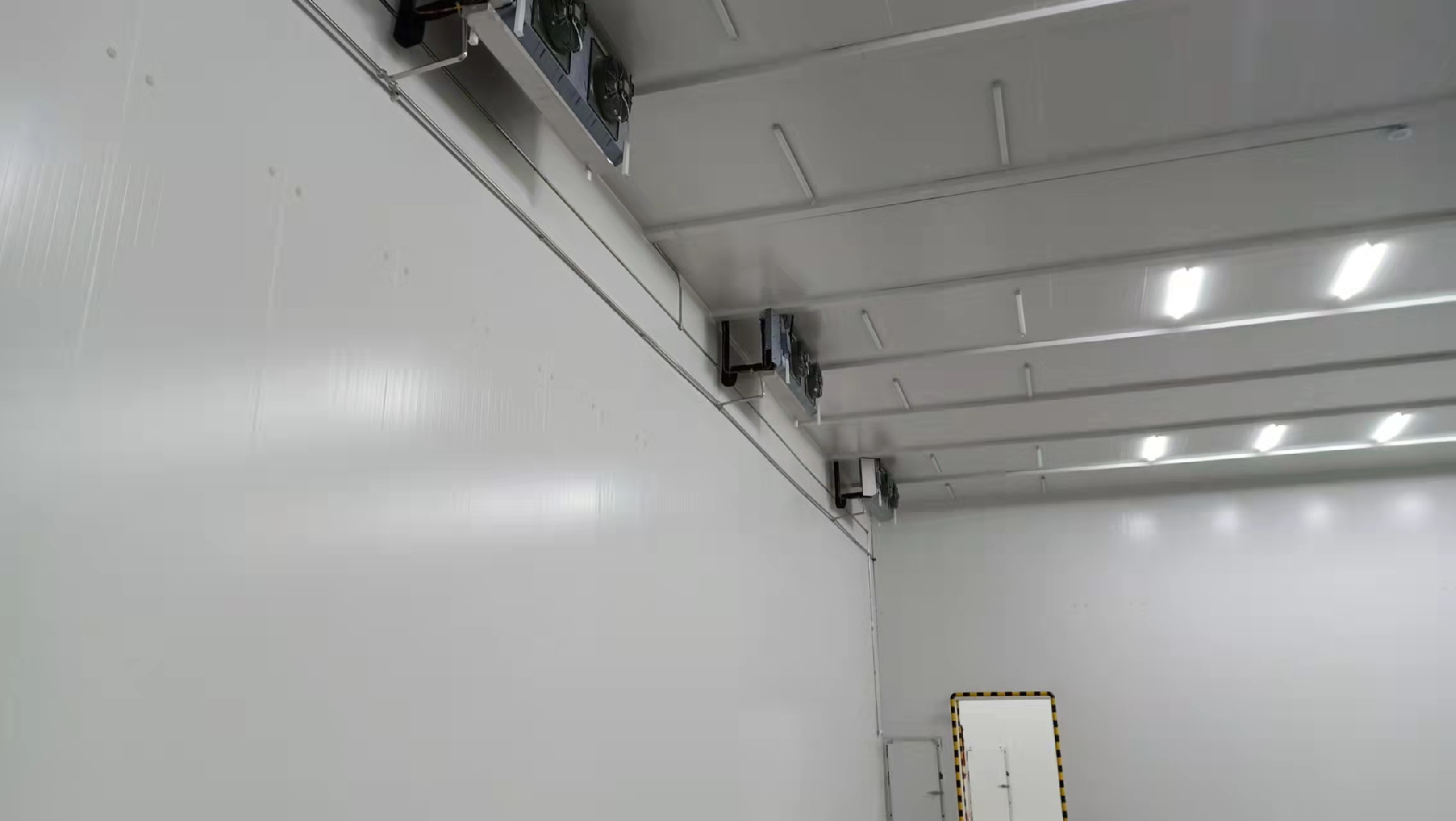 建設(shè)1100㎡醫(yī)院冷藏庫安裝費用價格是多少？